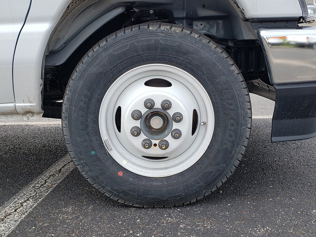 2026 Ford E-350SD Base Cutaway