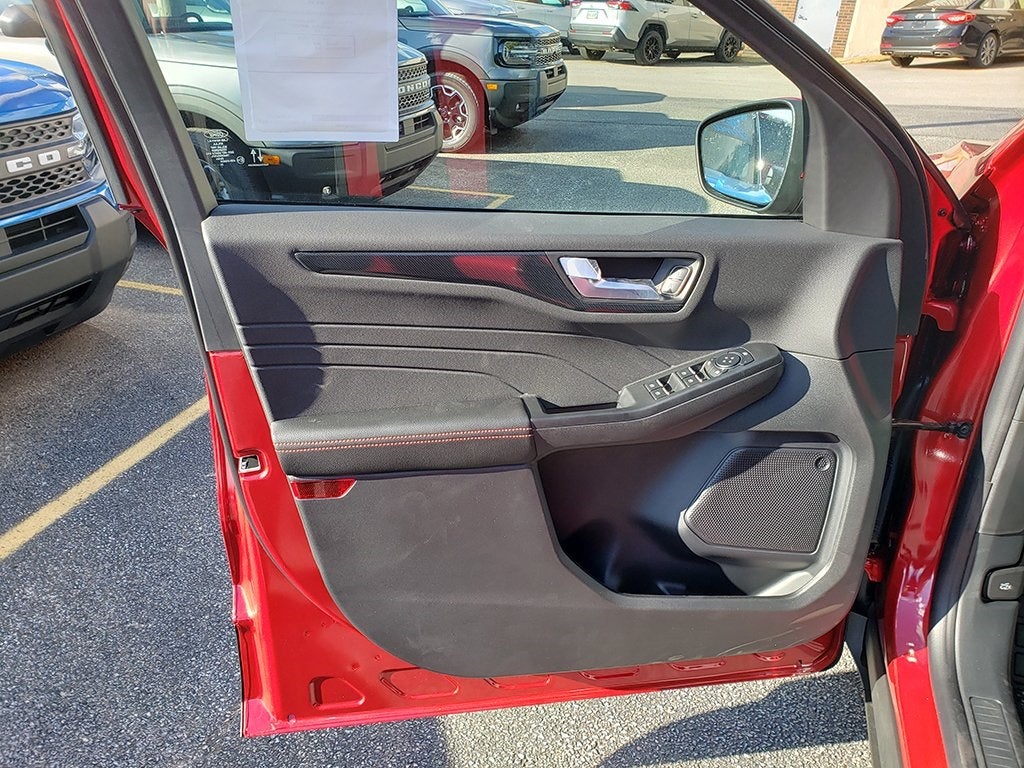 2026 Ford Escape Hybrid ST-Line Select