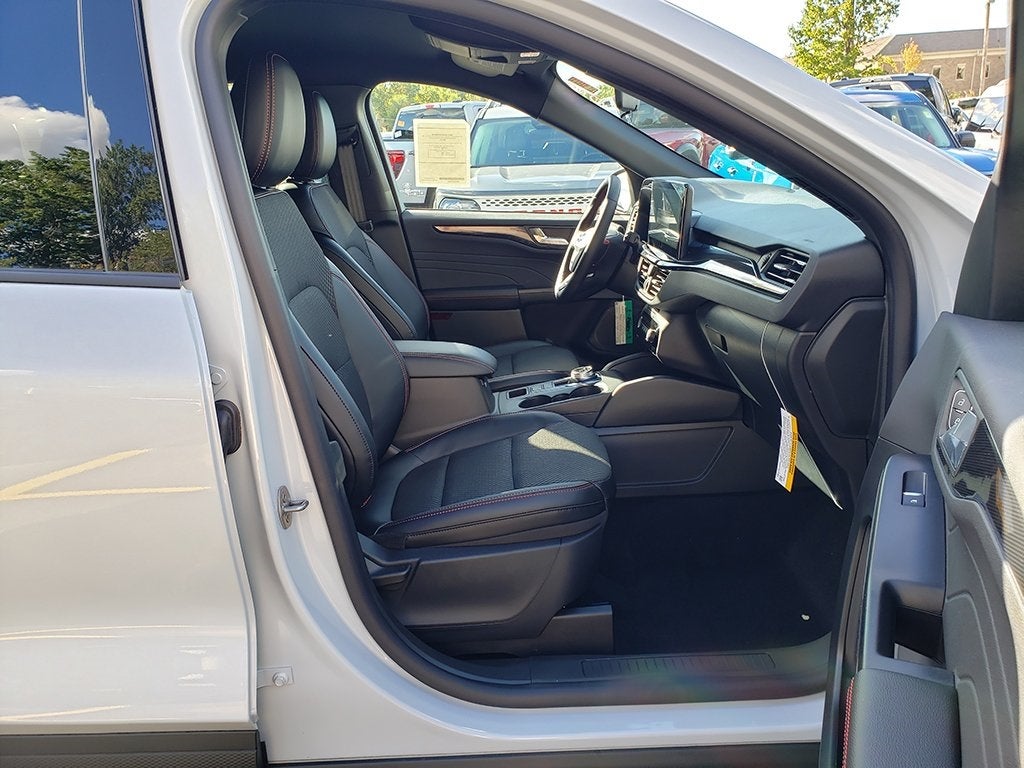 2026 Ford Escape Hybrid ST-Line Select