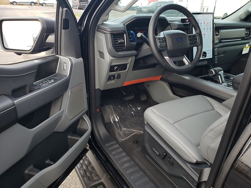 2025 Ford F-150 Lightning Flash