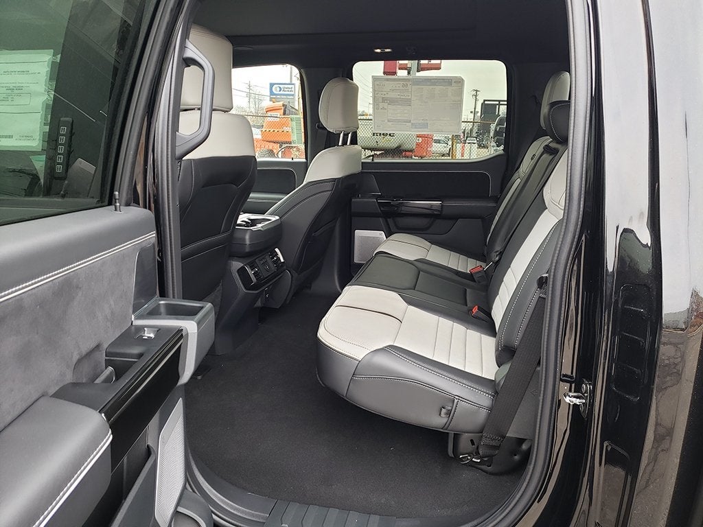 2025 Ford F-150 Lightning Platinum