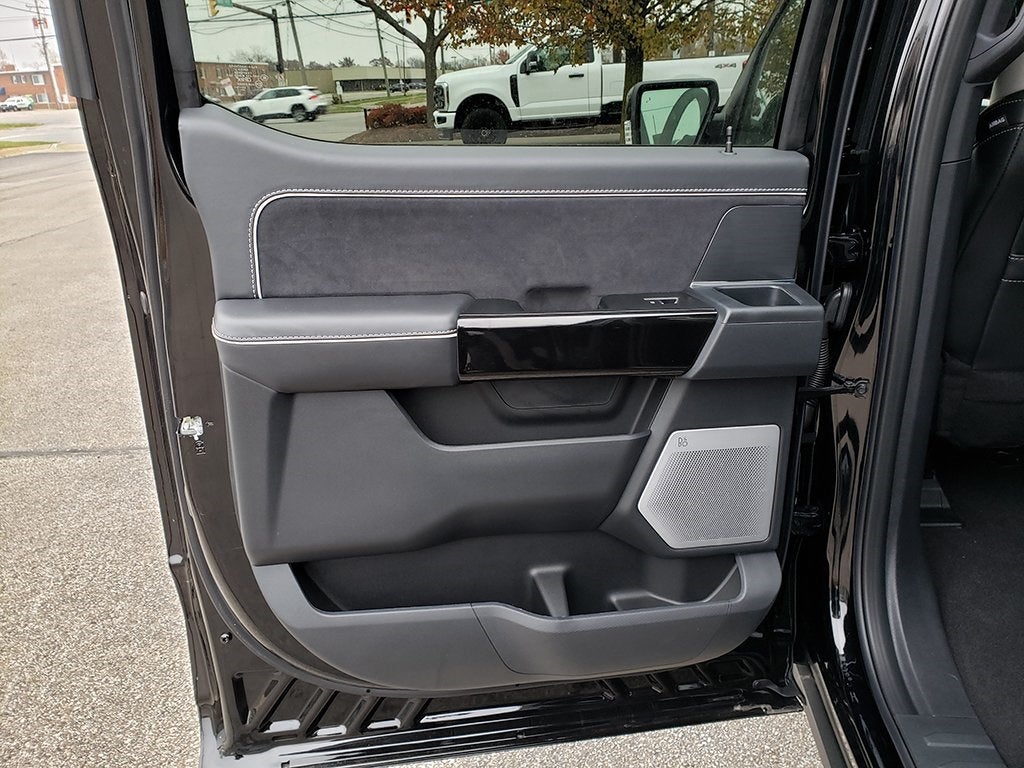 2025 Ford F-150 Lightning Platinum