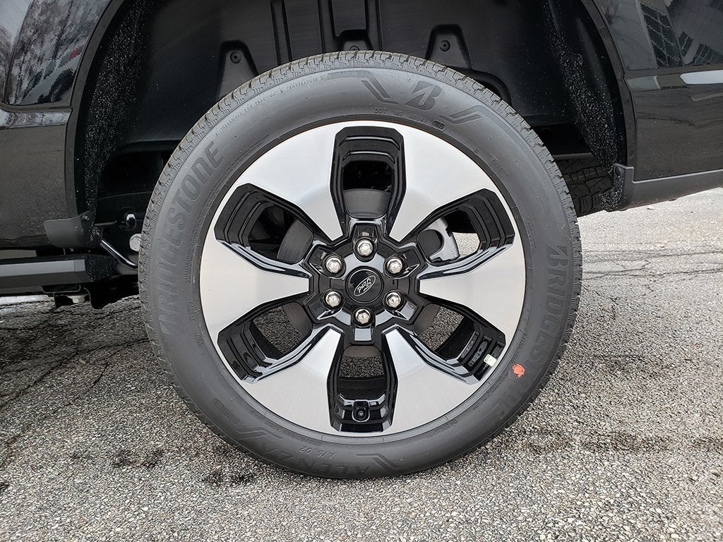 2025 Ford F-150 Lightning Platinum