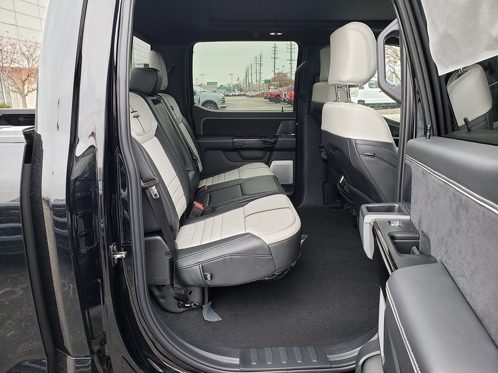 2025 Ford F-150 Lightning Platinum