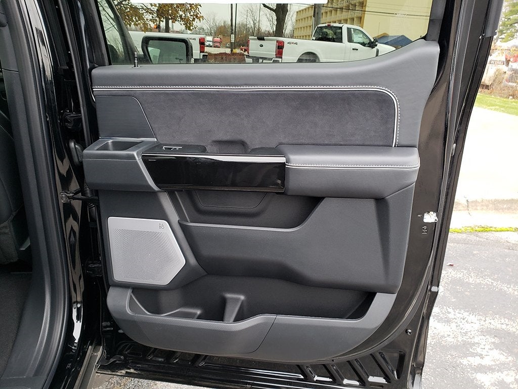 2025 Ford F-150 Lightning Platinum