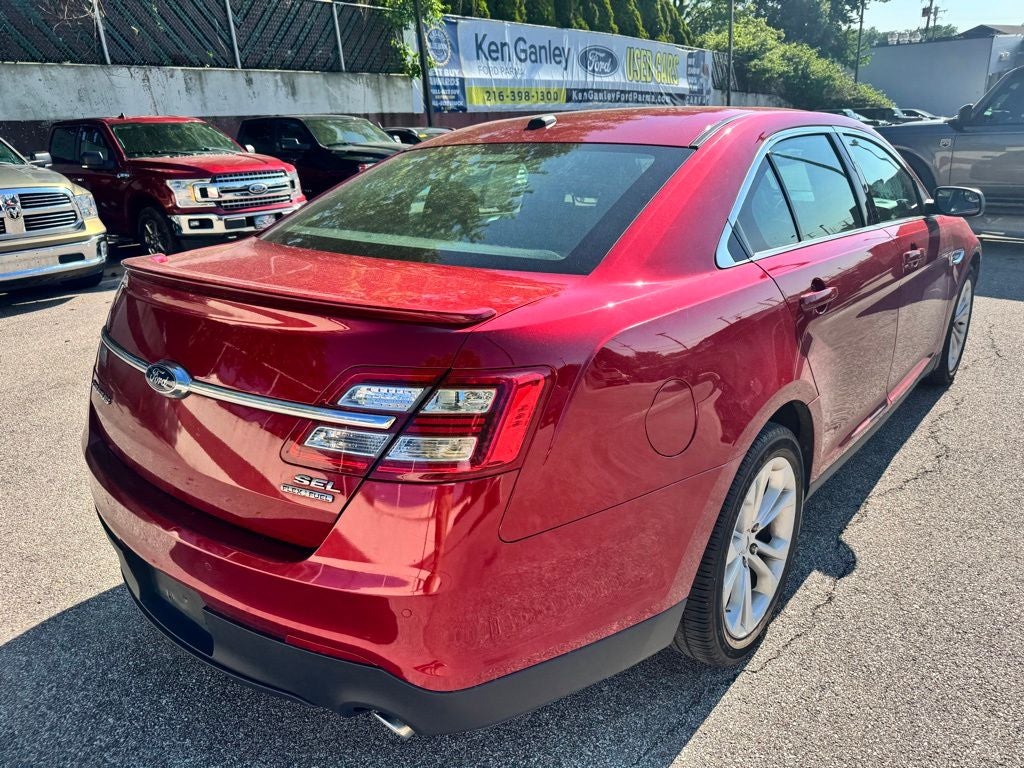 2013 Ford Taurus SEL