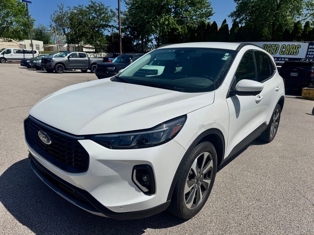 2023 Ford Escape Platinum AWD's photo
