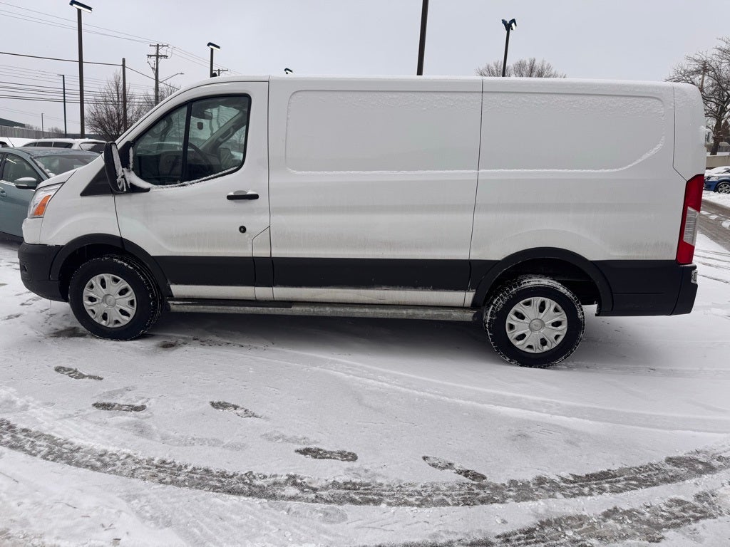 2022 Ford Transit-250 Base