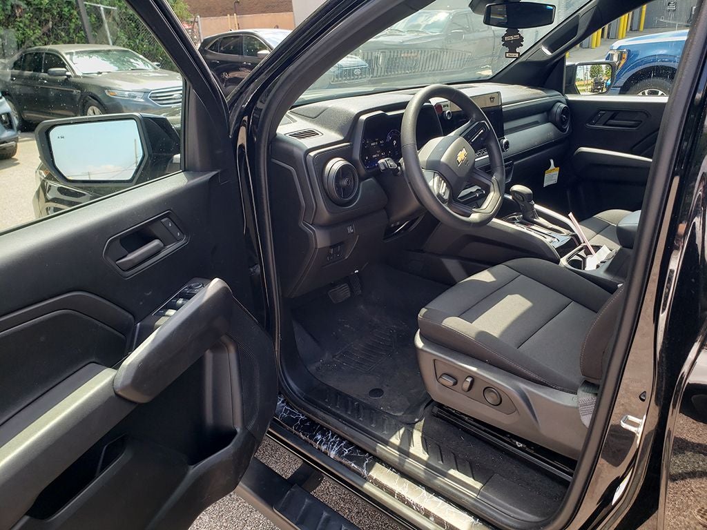 2024 Chevrolet Colorado WT