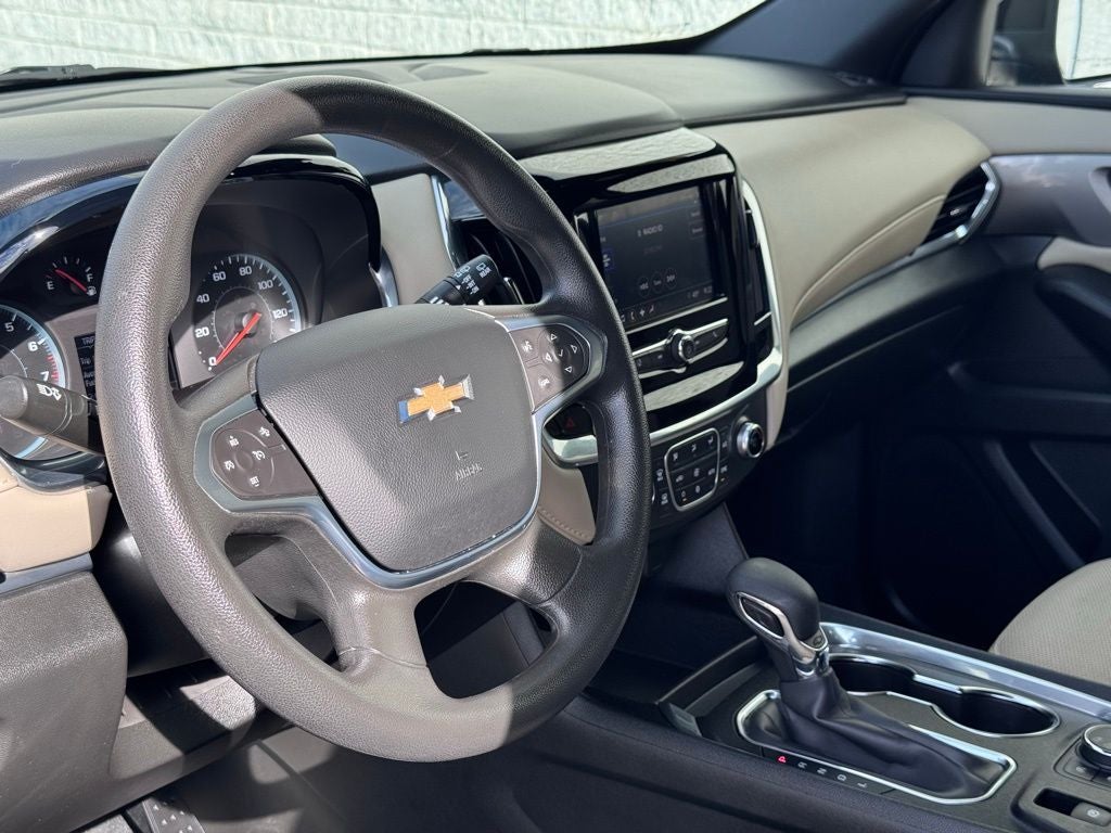 2023 Chevrolet Traverse LS w/1LS