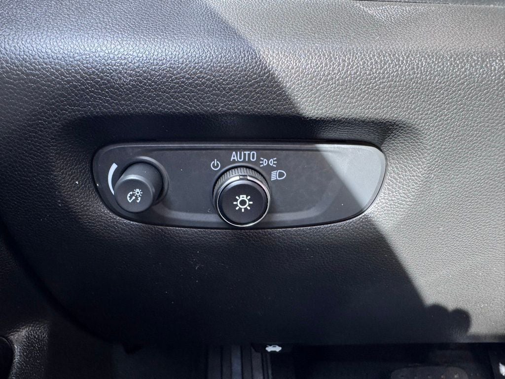 2023 Chevrolet Traverse LS w/1LS