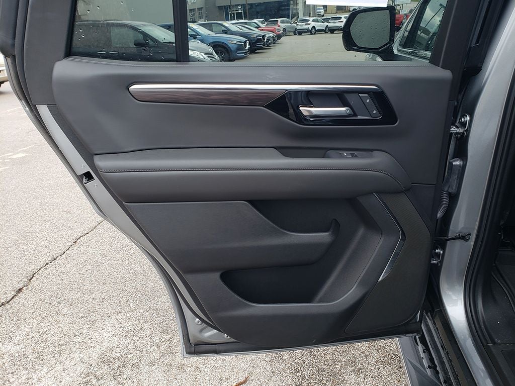 2025 Chevrolet Tahoe LS