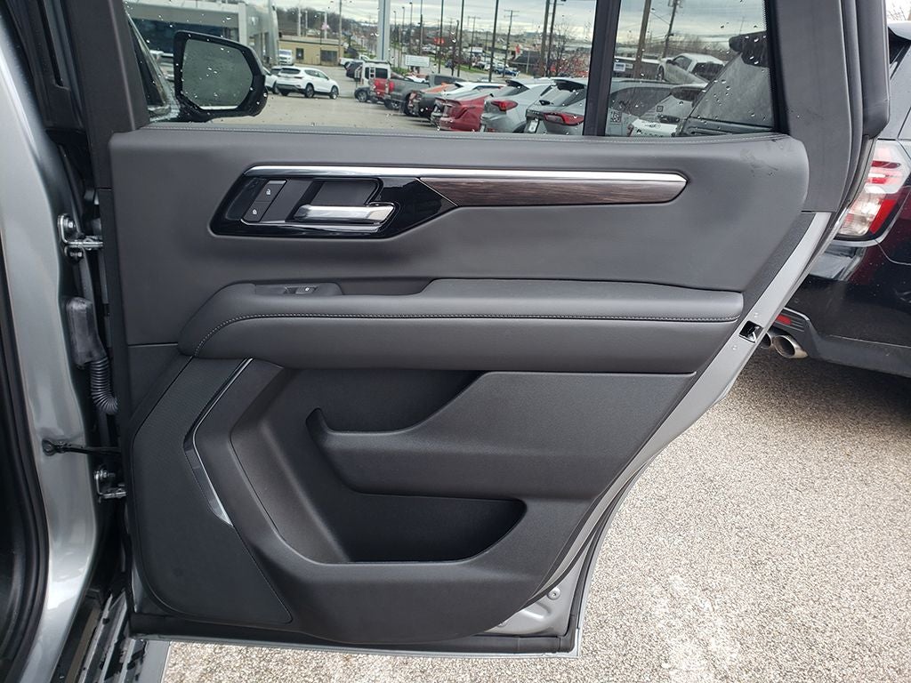 2025 Chevrolet Tahoe LS