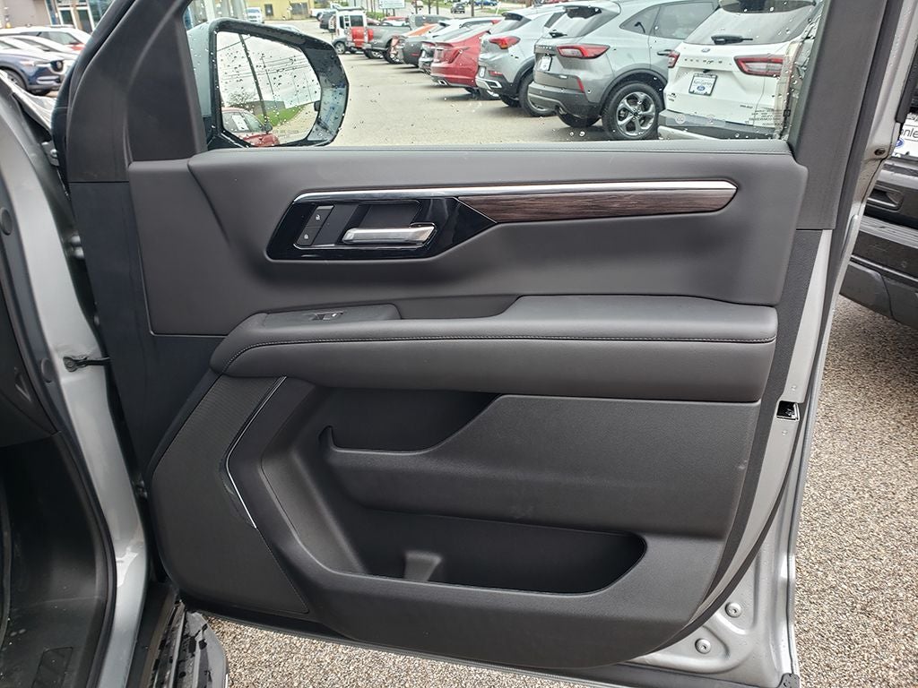 2025 Chevrolet Tahoe LS