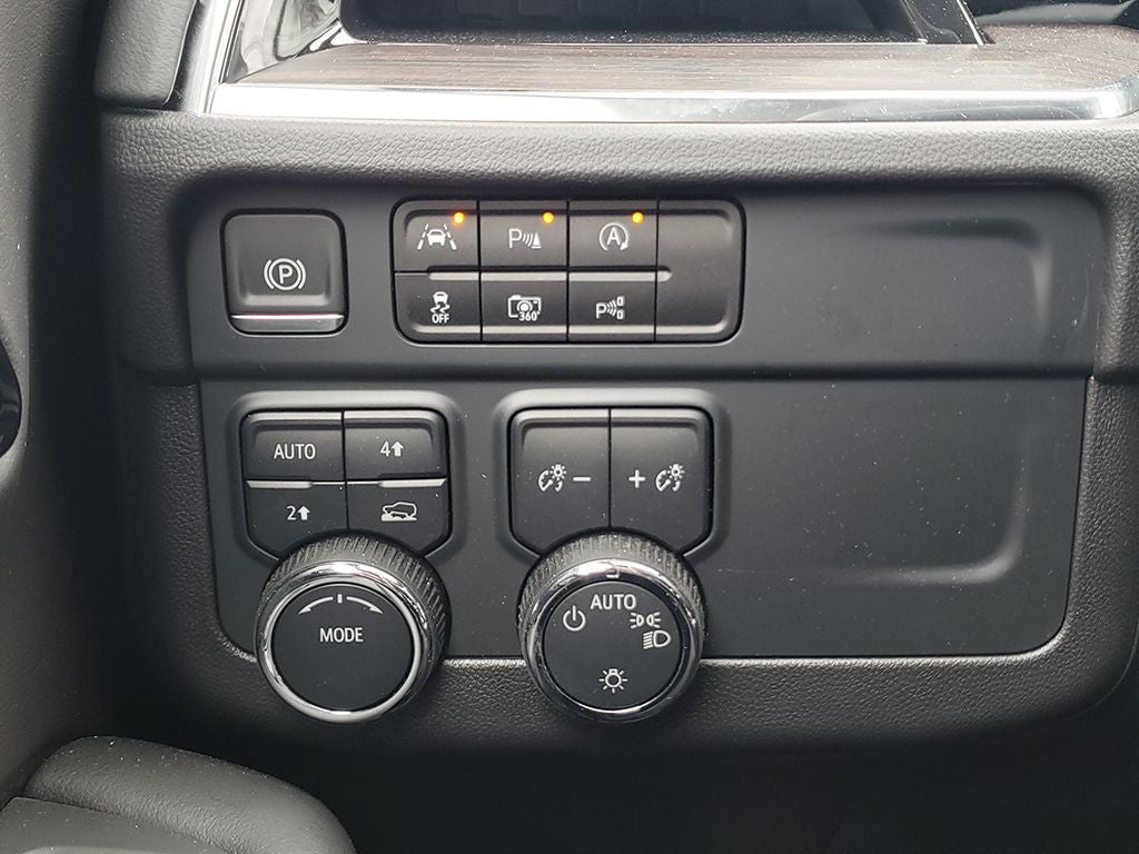 2025 Chevrolet Tahoe LS