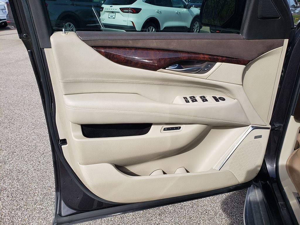 2015 Cadillac Escalade Luxury