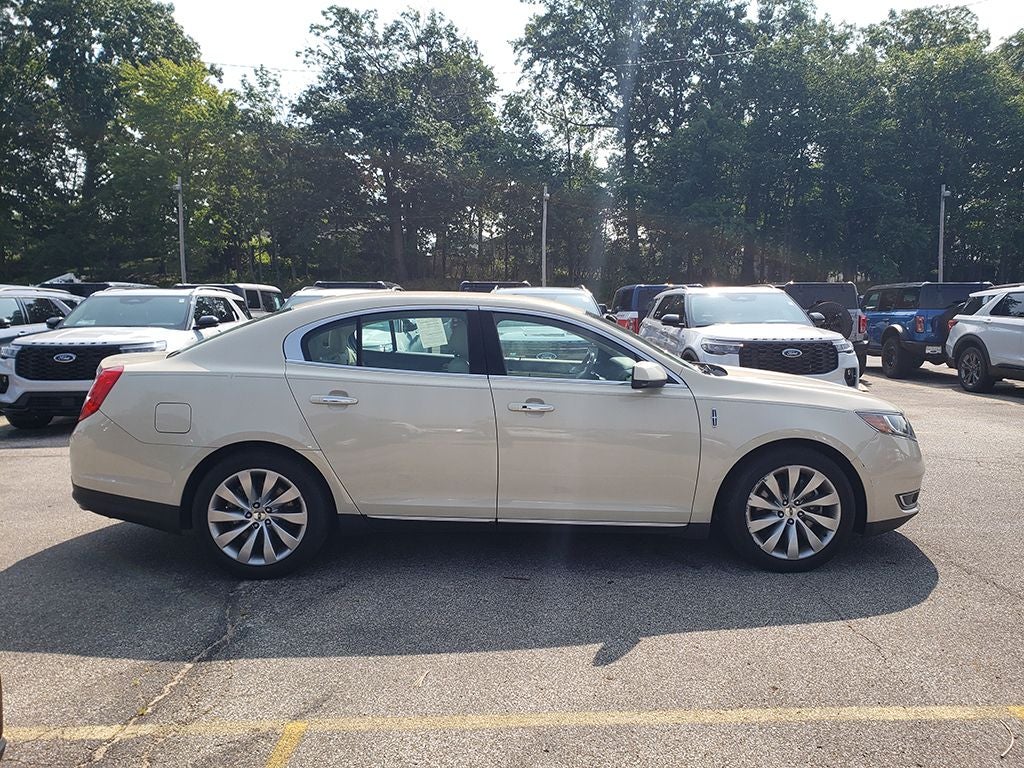 2015 Lincoln MKS Base