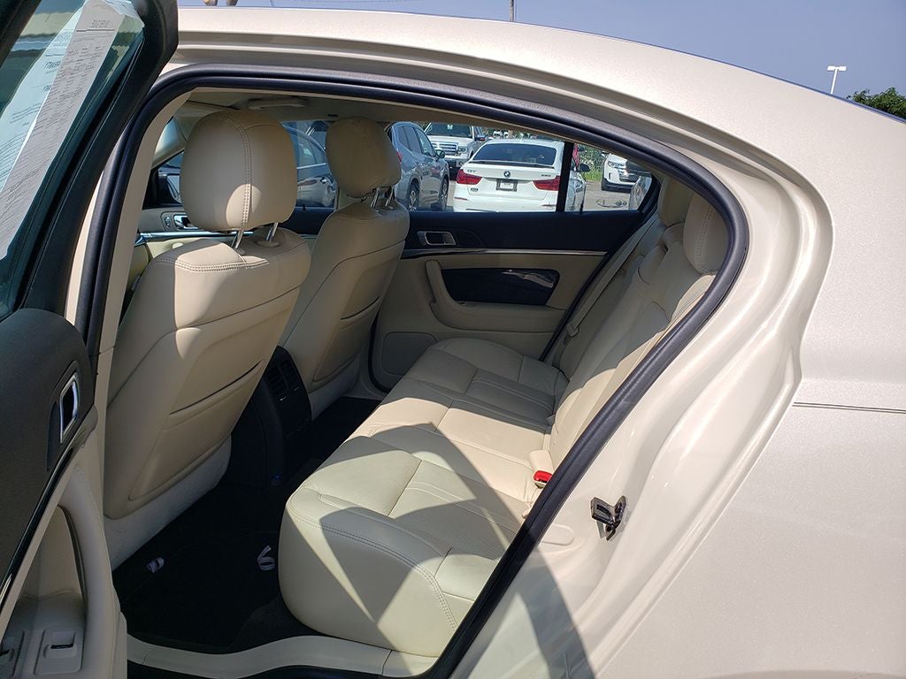2015 Lincoln MKS Base