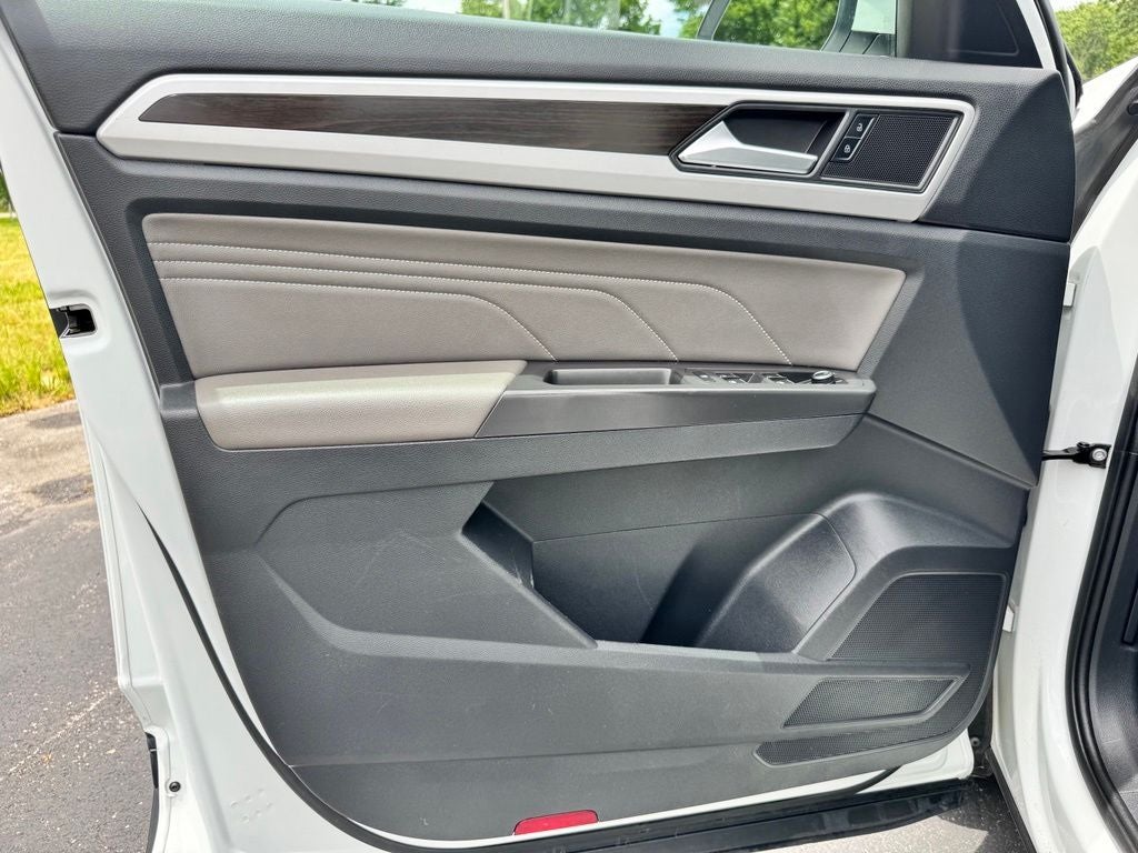 2022 Volkswagen Atlas 2.0T SE w/Technology