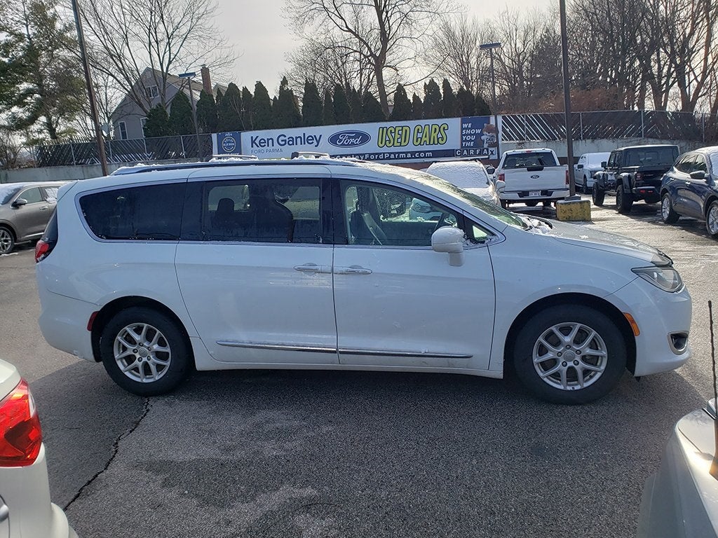 2020 Chrysler Pacifica Touring L