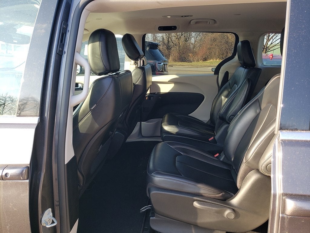 2023 Chrysler Pacifica Hybrid Touring L