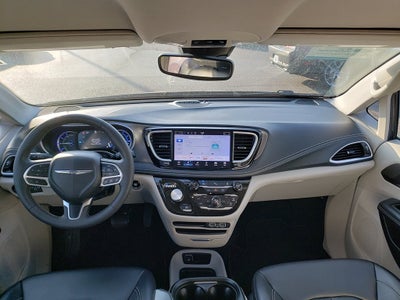 2023 Chrysler Pacifica Hybrid Touring L