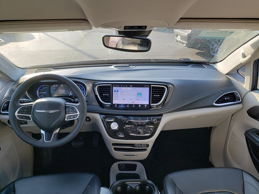 2023 Chrysler Pacifica Hybrid Touring L