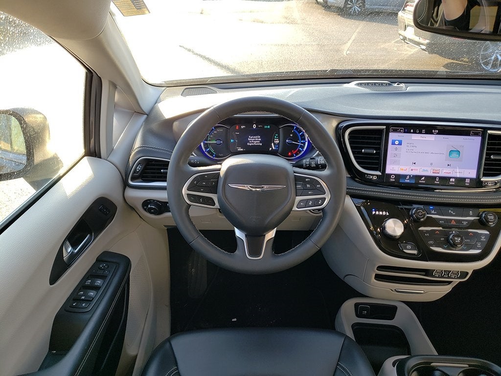 2023 Chrysler Pacifica Hybrid Touring L