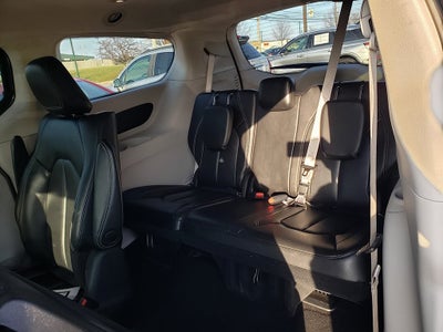 2023 Chrysler Pacifica Hybrid Touring L