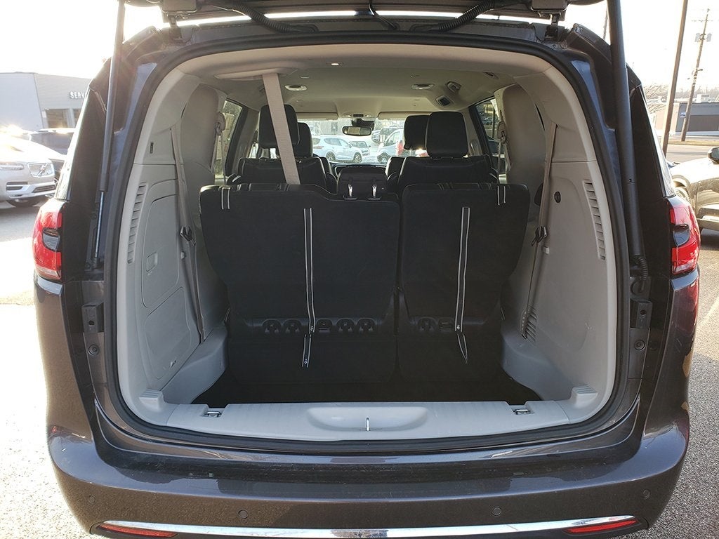 2023 Chrysler Pacifica Hybrid Touring L