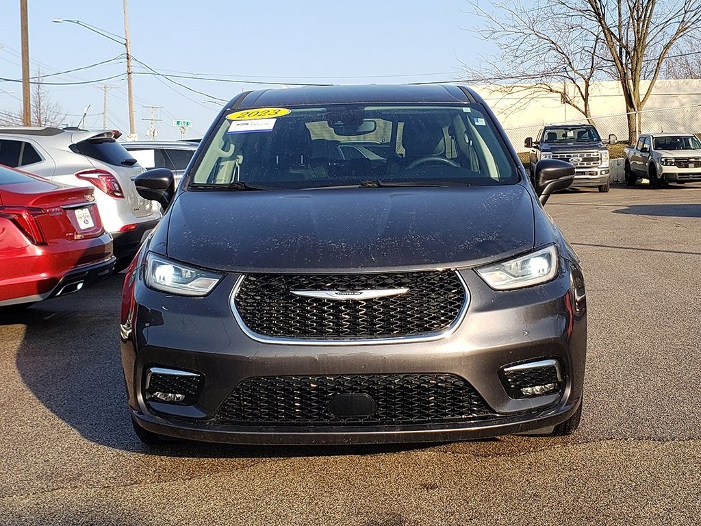 2023 Chrysler Pacifica Hybrid Touring L