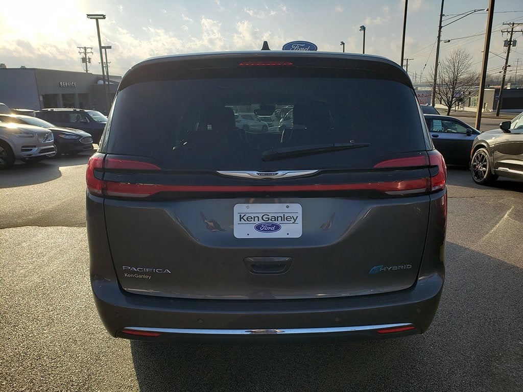 2023 Chrysler Pacifica Hybrid Touring L
