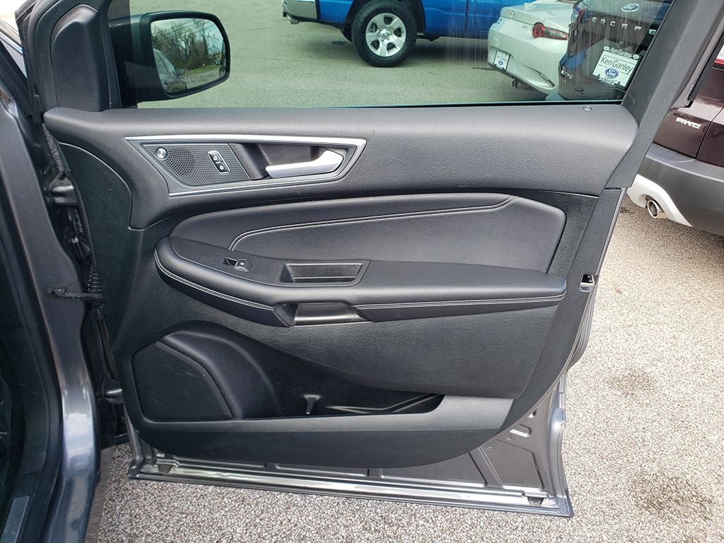 2023 Ford Edge Titanium