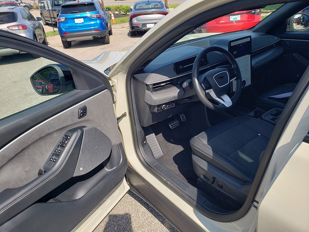 2025 Ford Mustang Mach-E GT
