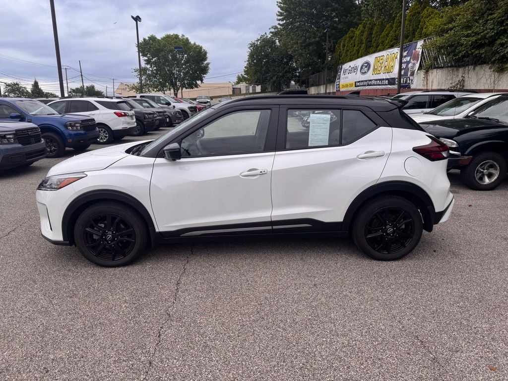 2023 Nissan Kicks SR