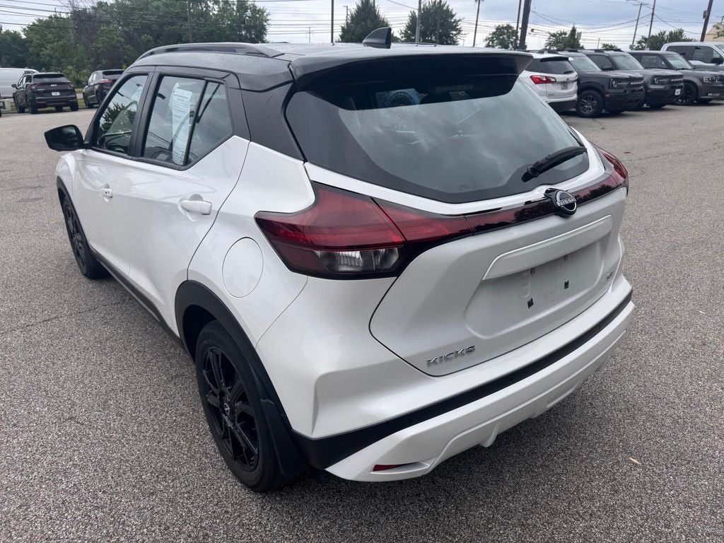 2023 Nissan Kicks SR