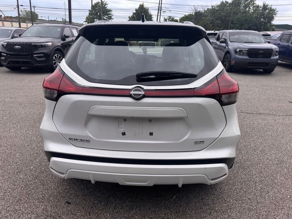 2023 Nissan Kicks SR