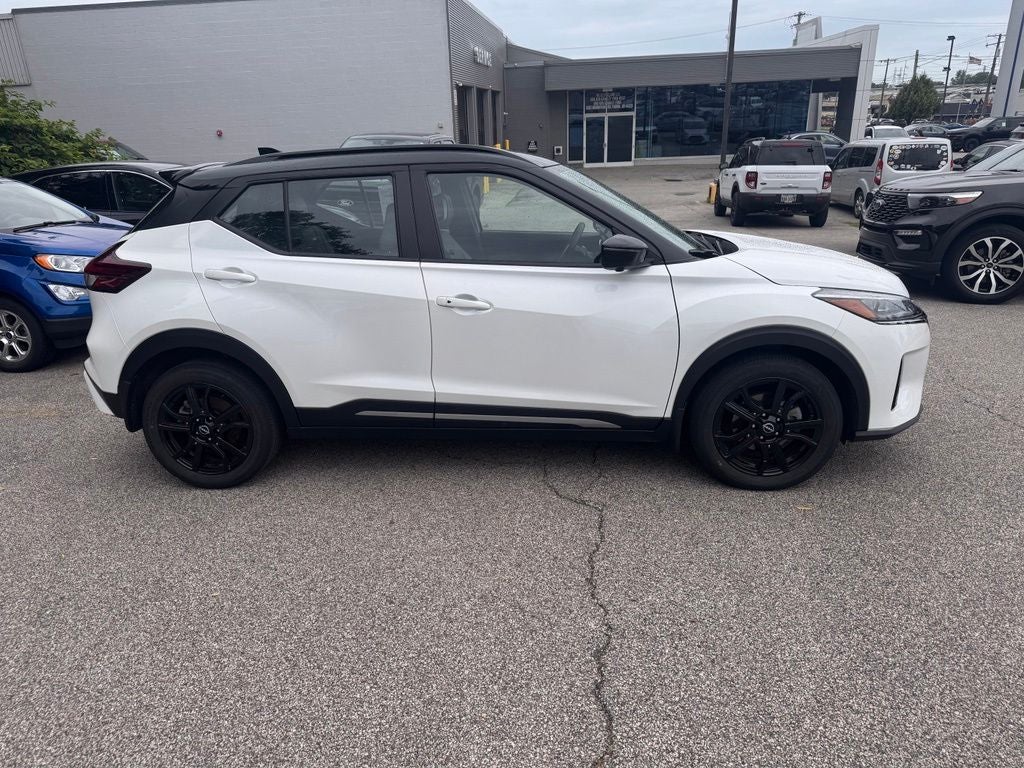 2023 Nissan Kicks SR