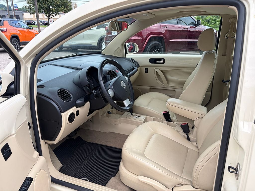2008 Volkswagen New Beetle S
