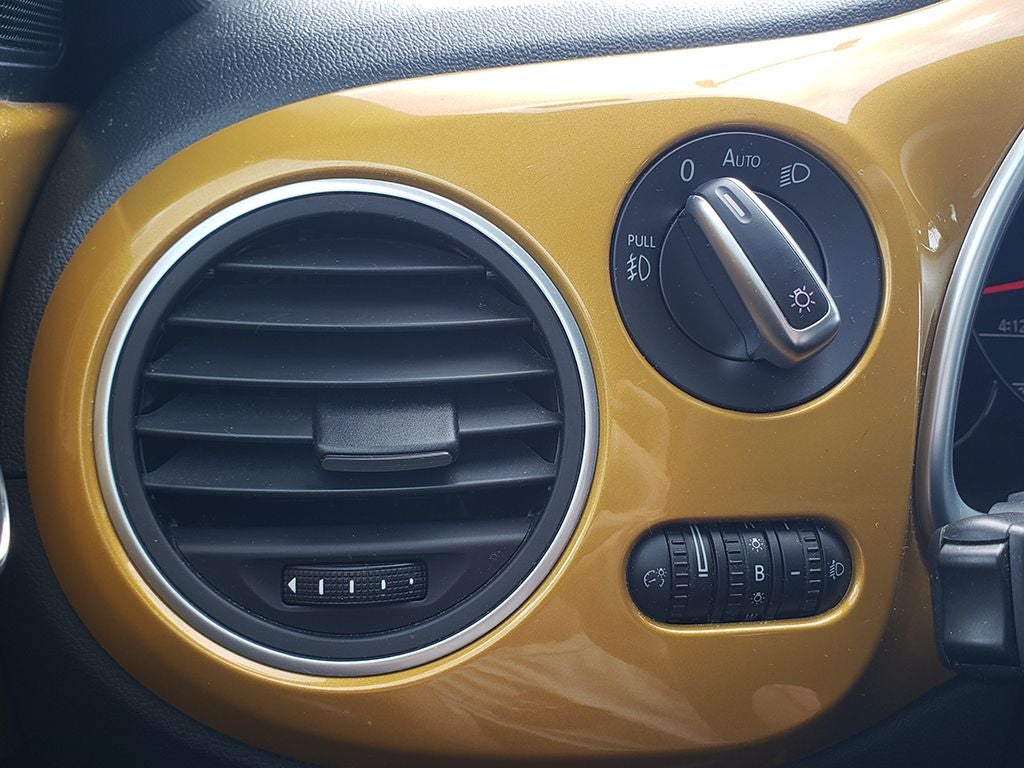 2017 Volkswagen Beetle 1.8T Dune