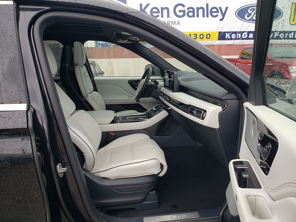 2025 Lincoln Aviator Black Label