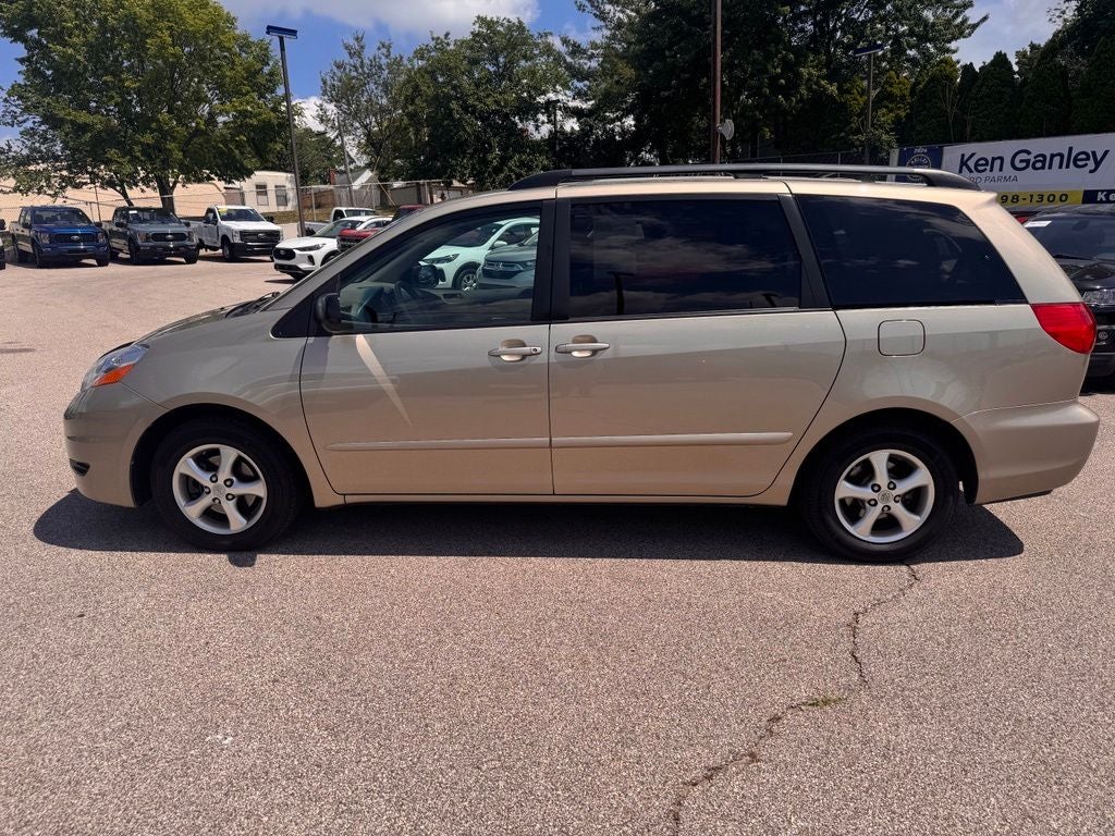 Used 2010 Toyota Sienna CE with VIN 5TDKK4CC8AS298568 for sale in Parma, OH