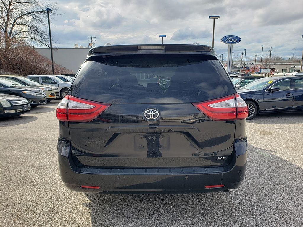 2017 Toyota Sienna Base