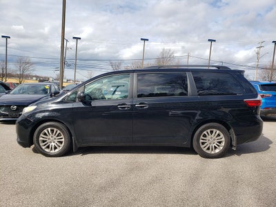2017 Toyota Sienna Base