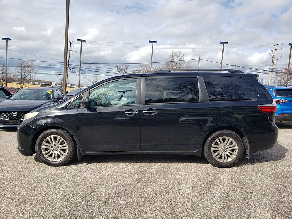 2017 Toyota Sienna Base
