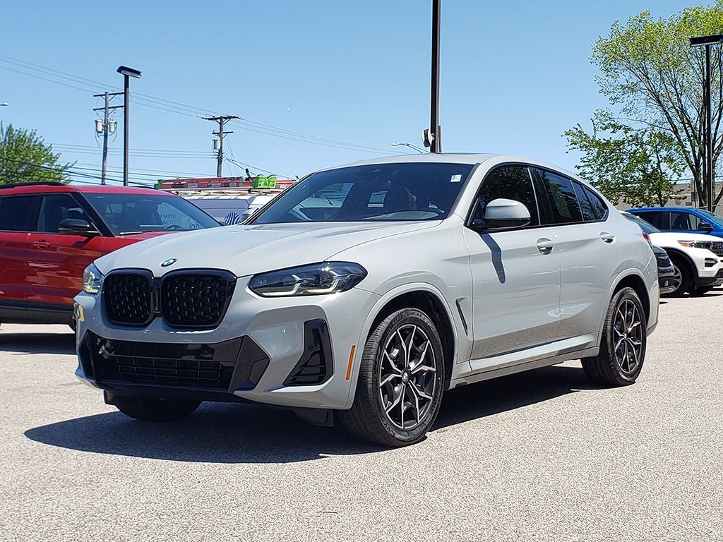 2023 BMW X4 xDrive30i's photo