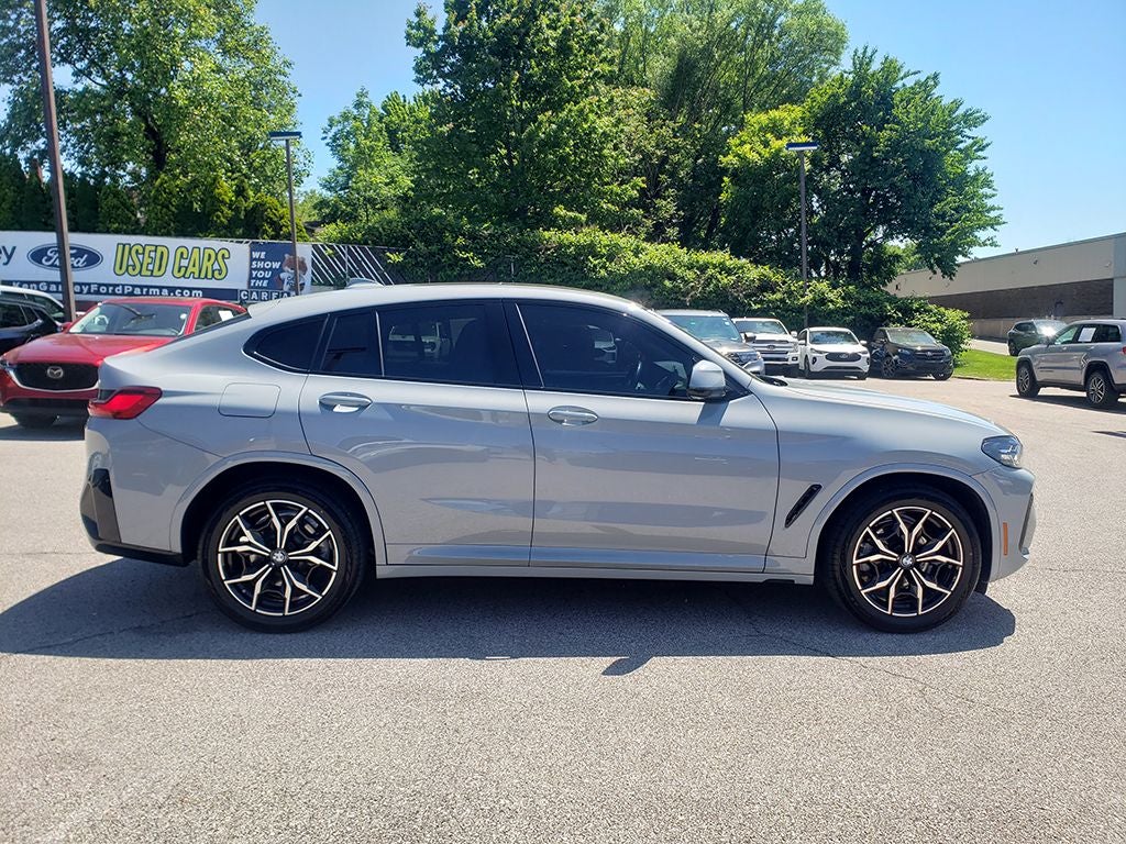 2023 BMW X4 xDrive30i