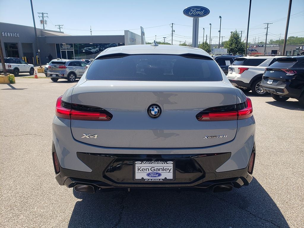 2023 BMW X4 xDrive30i