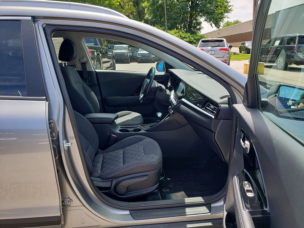 2022 Kia Niro LXS