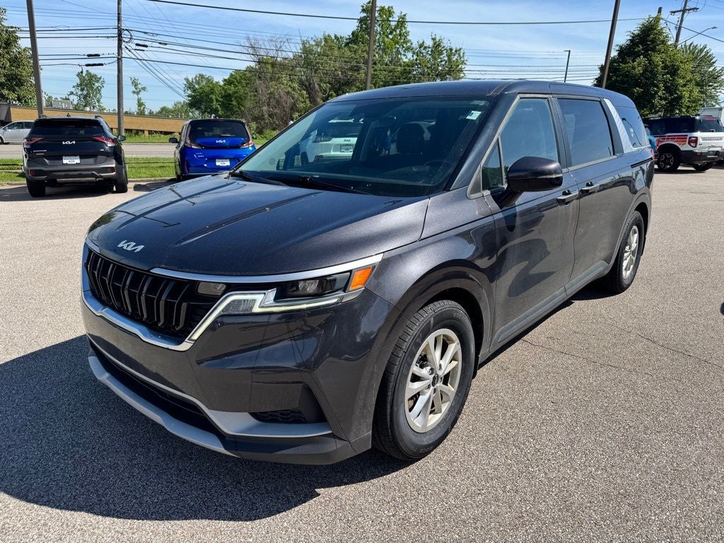 2022 Kia Sedona LX Seat Pkg's photo
